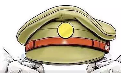 Mandya : पड़ोसियों की प्रताड़ना से तंग आकर मां और बेटी ने आत्महत्या कर ली Mandya : पड़ोसियों की प्रताड़ना से तंग आकर मां और बेटी ने आत्महत्या कर ली