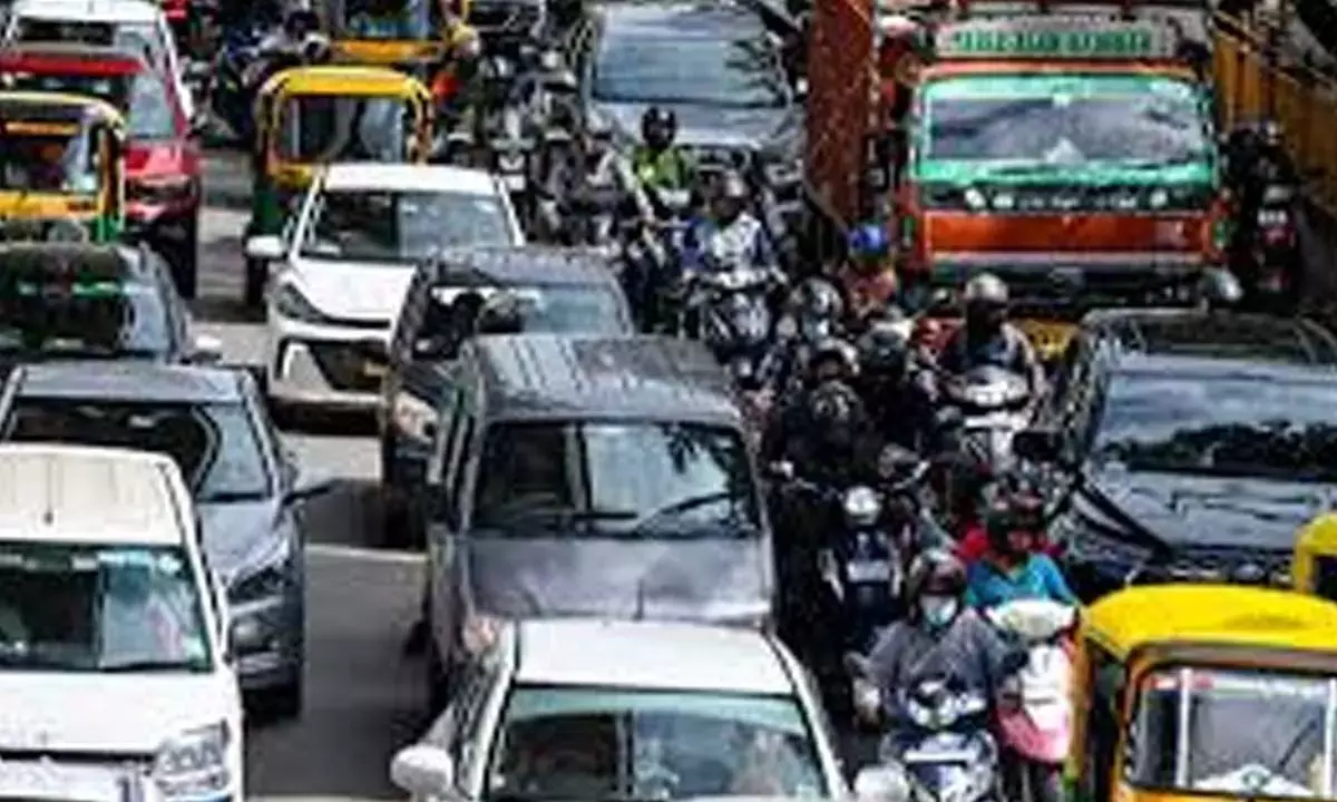 Andhra: कल से एक्वाडक्ट ब्रिज पर ट्रैफिक की इजाज़त नहीं है Andhra: कल से एक्वाडक्ट ब्रिज पर ट्रैफिक की इजाज़त नहीं है