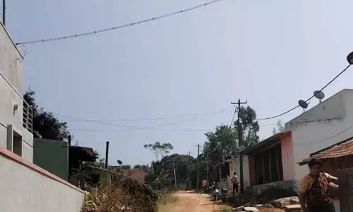 Harohalli : कृष्णाभोविडोड्डी गांव बुनियादी सुविधाओं से वंचित Harohalli : कृष्णाभोविडोड्डी गांव बुनियादी सुविधाओं से वंचित