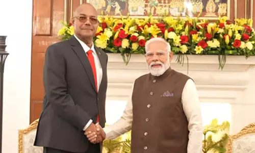 पीएम मोदी ने सेशेल्स के राष्ट्रपति से की मुलाकात पीएम मोदी ने सेशेल्स के राष्ट्रपति से की मुलाकात