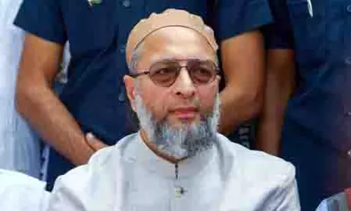 असदुद्दीन ओवैसी ने असम के मुख्यमंत्री के खिलाफ कार्रवाई की मांग की असदुद्दीन ओवैसी ने असम के मुख्यमंत्री के खिलाफ कार्रवाई की मांग की