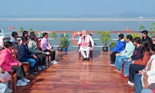 Assam के छात्रों से बोले पीएम मोदी, सफलता के लिए स्वास्थ्य और अनुशासन जरूरी