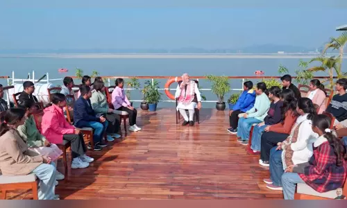 शिक्षकों का मेरे जीवन पर गहरा असर रहा: PM मोदी शिक्षकों का मेरे जीवन पर गहरा असर रहा: PM मोदी