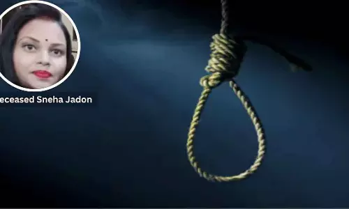 PTC में कांस्टेबल की पत्नी घर में फंदे से लटकी मिली; पीछे 3 साल का बच्चा छोड़ गई PTC में कांस्टेबल की पत्नी घर में फंदे से लटकी मिली; पीछे 3 साल का बच्चा छोड़ गई