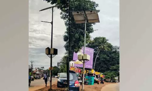स्ट्रीटलाइटें बंद हैं; Pala-पोनकुन्नम रोड पर अंधेरा है स्ट्रीटलाइटें बंद हैं; Pala-पोनकुन्नम रोड पर अंधेरा है