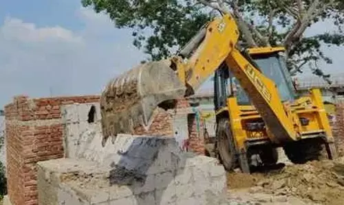 Farrukhabad: पीडब्ल्यूडी भूमि पर अतिक्रमण का गंभीर आरोप