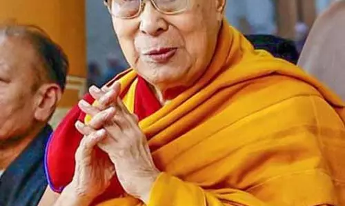 Dalai Lama के ऑफिस ने जेफरी एपस्टीन से किसी भी तरह के संबंध से इनकार किया Dalai Lama के ऑफिस ने जेफरी एपस्टीन से किसी भी तरह के संबंध से इनकार किया