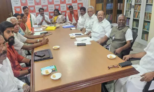 तमिलनाडु BJP ने 2026 विधानसभा चुनाव के लिए चुनाव घोषणापत्र पर चर्चा की तमिलनाडु BJP ने 2026 विधानसभा चुनाव के लिए चुनाव घोषणापत्र पर चर्चा की
