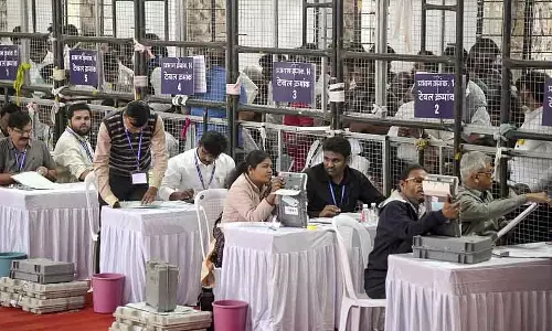 महाराष्ट्र जिला परिषद चुनावों में BJP, शिवसेना आगे महाराष्ट्र जिला परिषद चुनावों में BJP, शिवसेना आगे