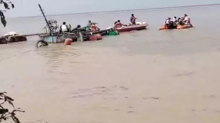 Farrukhabad: बाढ़ से बचाव की मांग, गंगा तटबंध को लेकर जन जागरण यात्रा