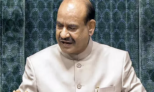 कांग्रेस सांसदों ने लोकसभा अध्यक्ष Om Birla के खिलाफ अविश्वास प्रस्ताव पर हस्ताक्षर किए कांग्रेस सांसदों ने लोकसभा अध्यक्ष Om Birla के खिलाफ अविश्वास प्रस्ताव पर हस्ताक्षर किए