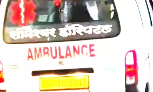 एंबुलेंस में सुविधा की कमी, मरीज की मौत एंबुलेंस में सुविधा की कमी, मरीज की मौत