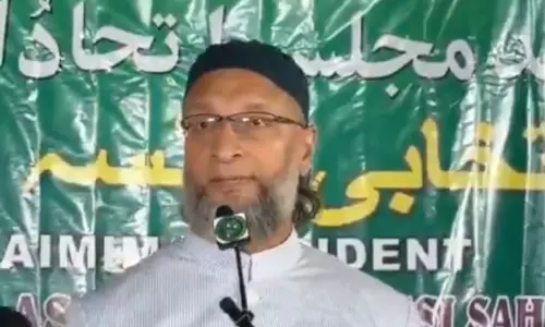 Owaisi: भारतीय संविधान की शुरुआत हम भारत के लोग से होती है, भारत माता से नहीं