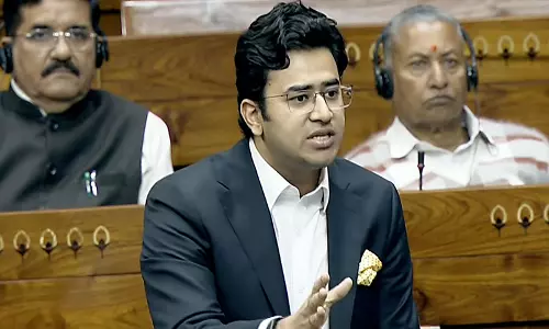 Tejasvi Surya ने प्रस्तावित बेंगलुरु मेट्रो किराया वृद्धि के लिए कर्नाटक सरकार को दोषी ठहराया Tejasvi Surya ने प्रस्तावित बेंगलुरु मेट्रो किराया वृद्धि के लिए कर्नाटक सरकार को दोषी ठहराया