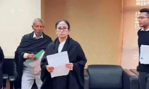 SC में याचिका में SIR मामले में ममता बनर्जी की व्यक्तिगत पेशी पर सवाल उठाया गया