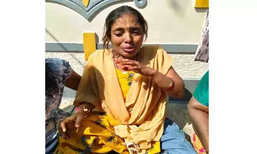 Bhoodan Pochampally में एक चोर ने गर्भवती जोड़े से चावल का केक चुरा लिया