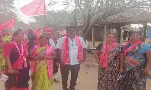 नलगोंडा में BRS के 8वें डिवीजन के उम्मीदवार ने कार सिंबल पर वोट देने की अपील की नलगोंडा में BRS के 8वें डिवीजन के उम्मीदवार ने कार सिंबल पर वोट देने की अपील की