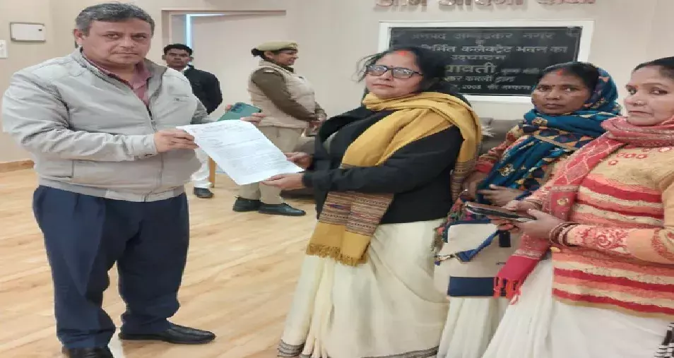 Lucknow: आशा संगिनियों की CM से स्थायीकरण व सुरक्षा की मांग