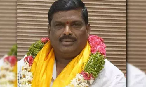 गद्दार विधायक महिपाल रेड्डी ने नगर पालिका चुनावों में BRS के लिए प्रचार किया गद्दार विधायक महिपाल रेड्डी ने नगर पालिका चुनावों में BRS के लिए प्रचार किया