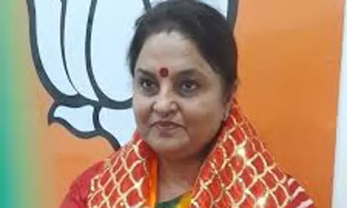 Jammu: जूनियर फार्मासिस्ट सिलेबस विवाद, प्रिया सेठी ने NC सरकार को लपेटा Jammu: जूनियर फार्मासिस्ट सिलेबस विवाद, प्रिया सेठी ने NC सरकार को लपेटा