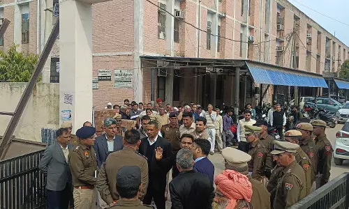 Bhiwani: कोर्ट कॉम्प्लेक्स व सचिवालय में सुरक्षा का औचक निरीक्षण Bhiwani: कोर्ट कॉम्प्लेक्स व सचिवालय में सुरक्षा का औचक निरीक्षण