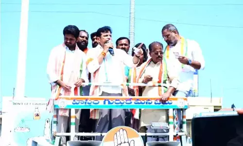 D. Sridhar Babu ने कांग्रेस के पक्ष में हुज़ूराबाद मतदाताओं से समर्थन मांगा D. Sridhar Babu ने कांग्रेस के पक्ष में हुज़ूराबाद मतदाताओं से समर्थन मांगा