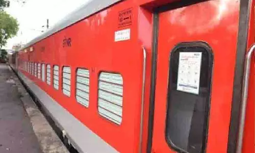 सावधान! रिटायर्ड फौजी बन ट्रेन में बिछाया जाल, तुरंत पढ़ें पूरी खबर सावधान! रिटायर्ड फौजी बन ट्रेन में बिछाया जाल, तुरंत पढ़ें पूरी खबर