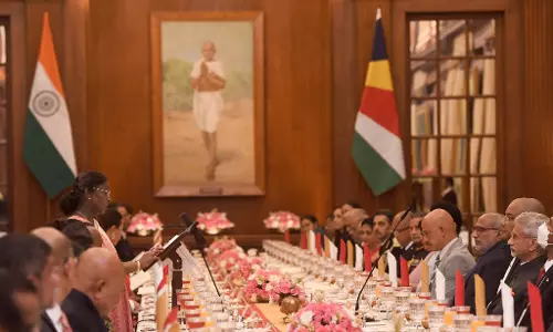 भारत–सेशेल्स संबंधों को नई दिशा, राष्ट्रपति मुर्मू और पैट्रिक हर्मिनी की अहम बैठक