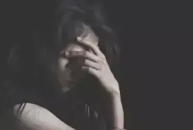 मौसी की शादीशुदा बेटी के घर दोस्त को लेकर पहुंचा युवक, रेप की वारदात को दिया अंजाम मौसी की शादीशुदा बेटी के घर दोस्त को लेकर पहुंचा युवक, रेप की वारदात को दिया अंजाम