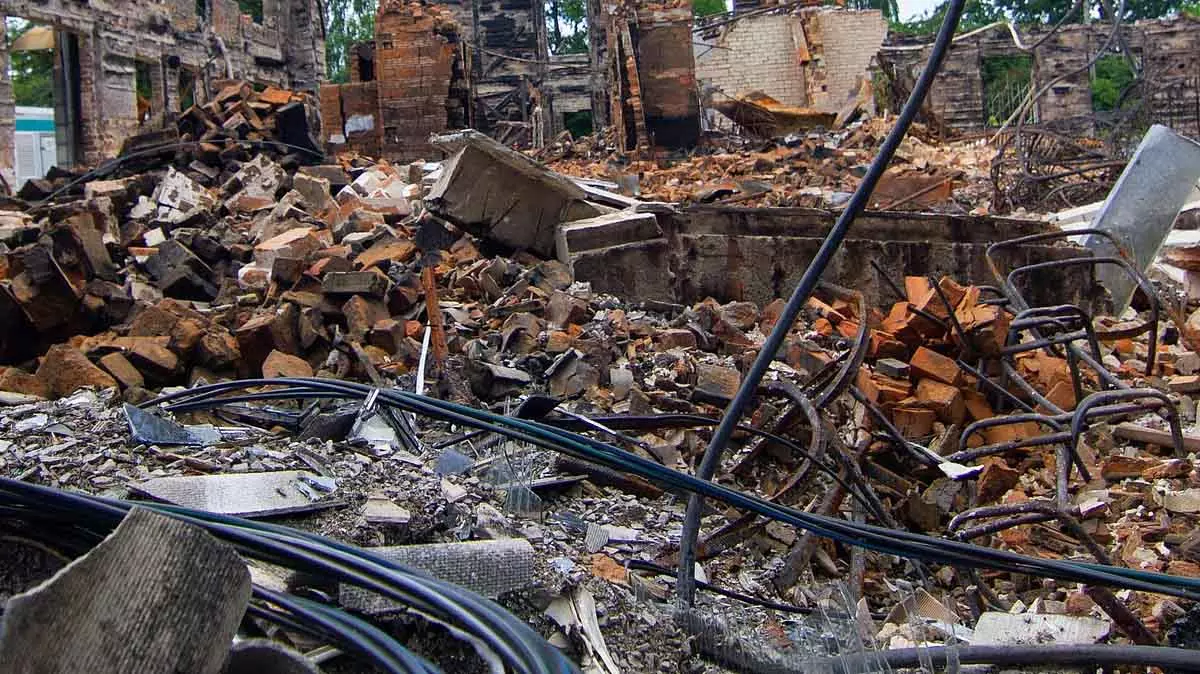 Jogeshwari में दीवार गिरने से एक मज़दूर घायल; चुनाभट्टी में देर रात आग लगने से तीन दुकानें जलकर खाक Jogeshwari में दीवार गिरने से एक मज़दूर घायल; चुनाभट्टी में देर रात आग लगने से तीन दुकानें जलकर खाक