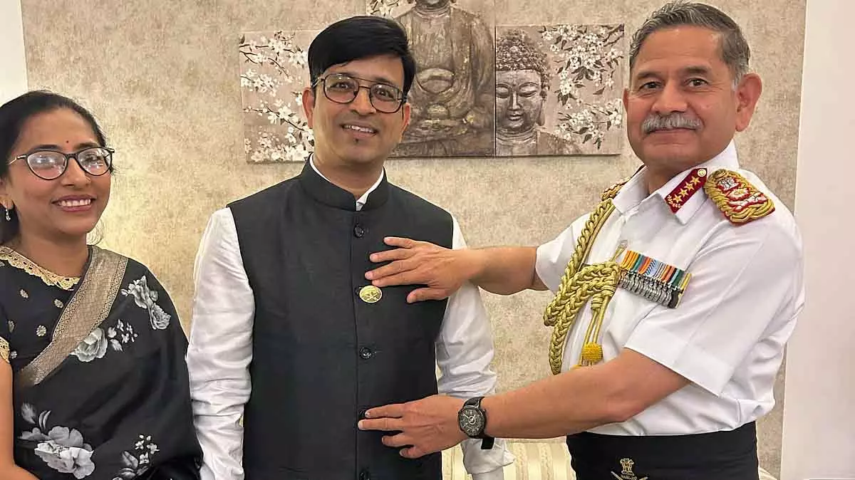 Indore : इंदौर के फिजियोथेरेपिस्ट को सेवा के लिए राष्ट्रीय पहचान मिली Indore : इंदौर के फिजियोथेरेपिस्ट को सेवा के लिए राष्ट्रीय पहचान मिली