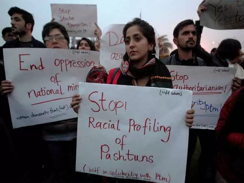 पश्तून तहफ़्फ़ुज़ मूवमेंट ने Pakistan पर आरोप लगाए, हिरासत में लिए गए एक्टिविस्टों की रिहाई की मांग पश्तून तहफ़्फ़ुज़ मूवमेंट ने Pakistan पर आरोप लगाए, हिरासत में लिए गए एक्टिविस्टों की रिहाई की मांग