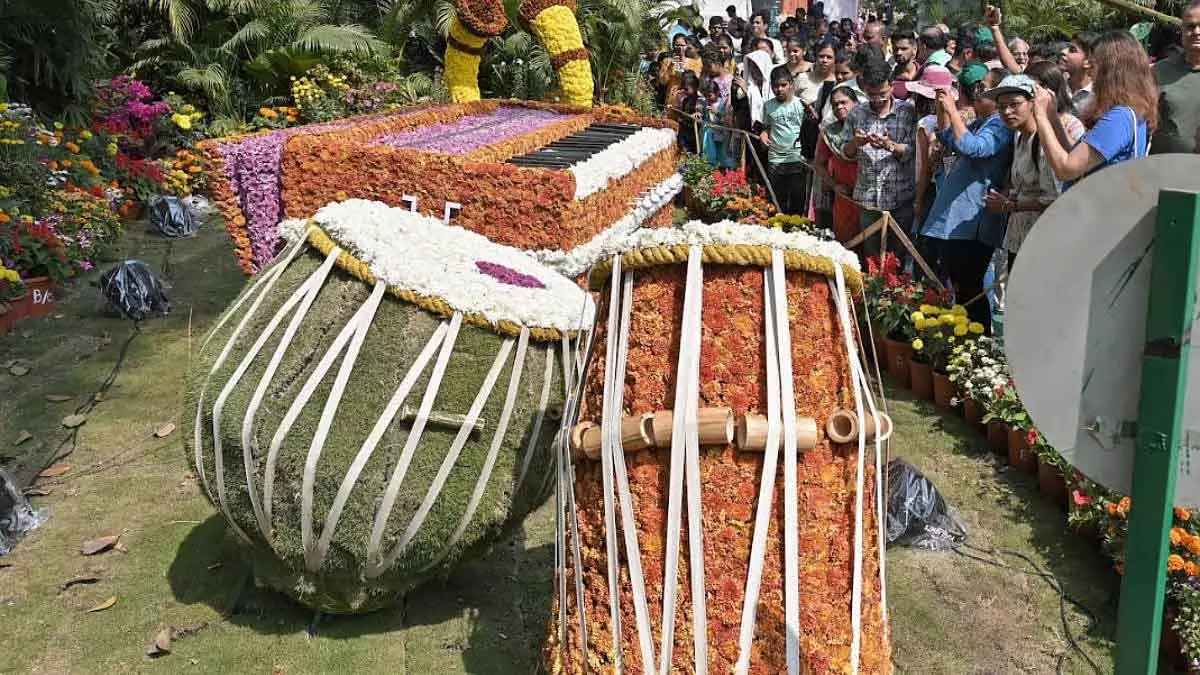 Blooms मीट बीट्स: 1.5 लाख मुंबईकर बायकुला चिड़ियाघर में 29वें मुंबई फ्लावर फेस्टिवल में पहुंचे Blooms मीट बीट्स: 1.5 लाख मुंबईकर बायकुला चिड़ियाघर में 29वें मुंबई फ्लावर फेस्टिवल में पहुंचे
