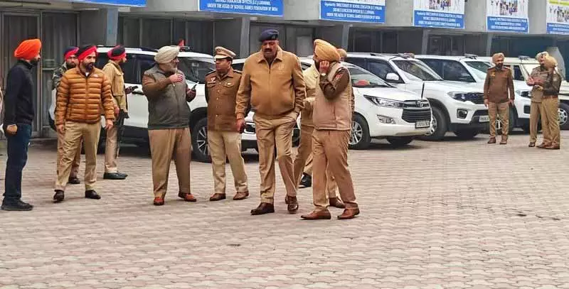 Ludhiana में गैंगस्टर और उनके साथियों को टारगेट करने के लिए 500 पुलिसकर्मी तैयार Ludhiana में गैंगस्टर और उनके साथियों को टारगेट करने के लिए 500 पुलिसकर्मी तैयार