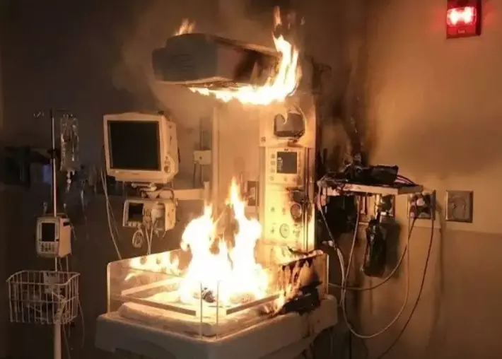 Kanpur: निजी अस्पताल की NICU में भीषण आग, नवजात की मौत Kanpur: निजी अस्पताल की NICU में भीषण आग, नवजात की मौत