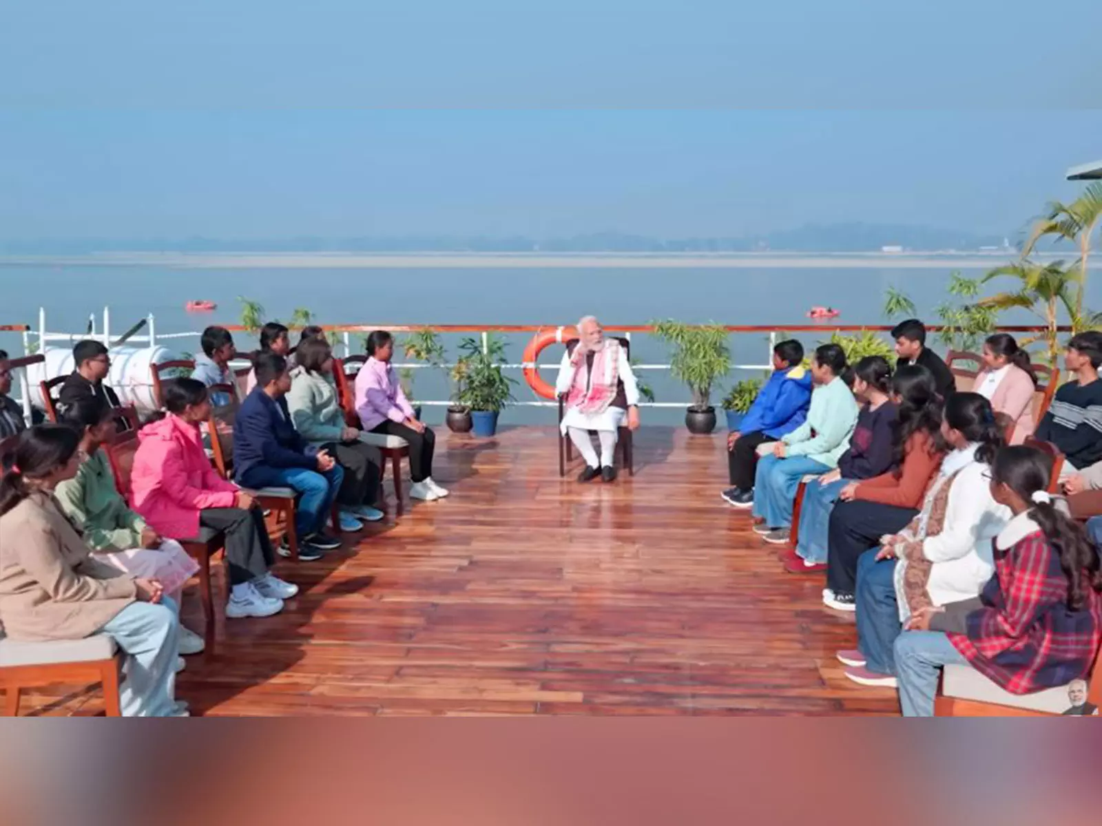 शिक्षकों का मेरे जीवन पर गहरा असर रहा: PM मोदी शिक्षकों का मेरे जीवन पर गहरा असर रहा: PM मोदी