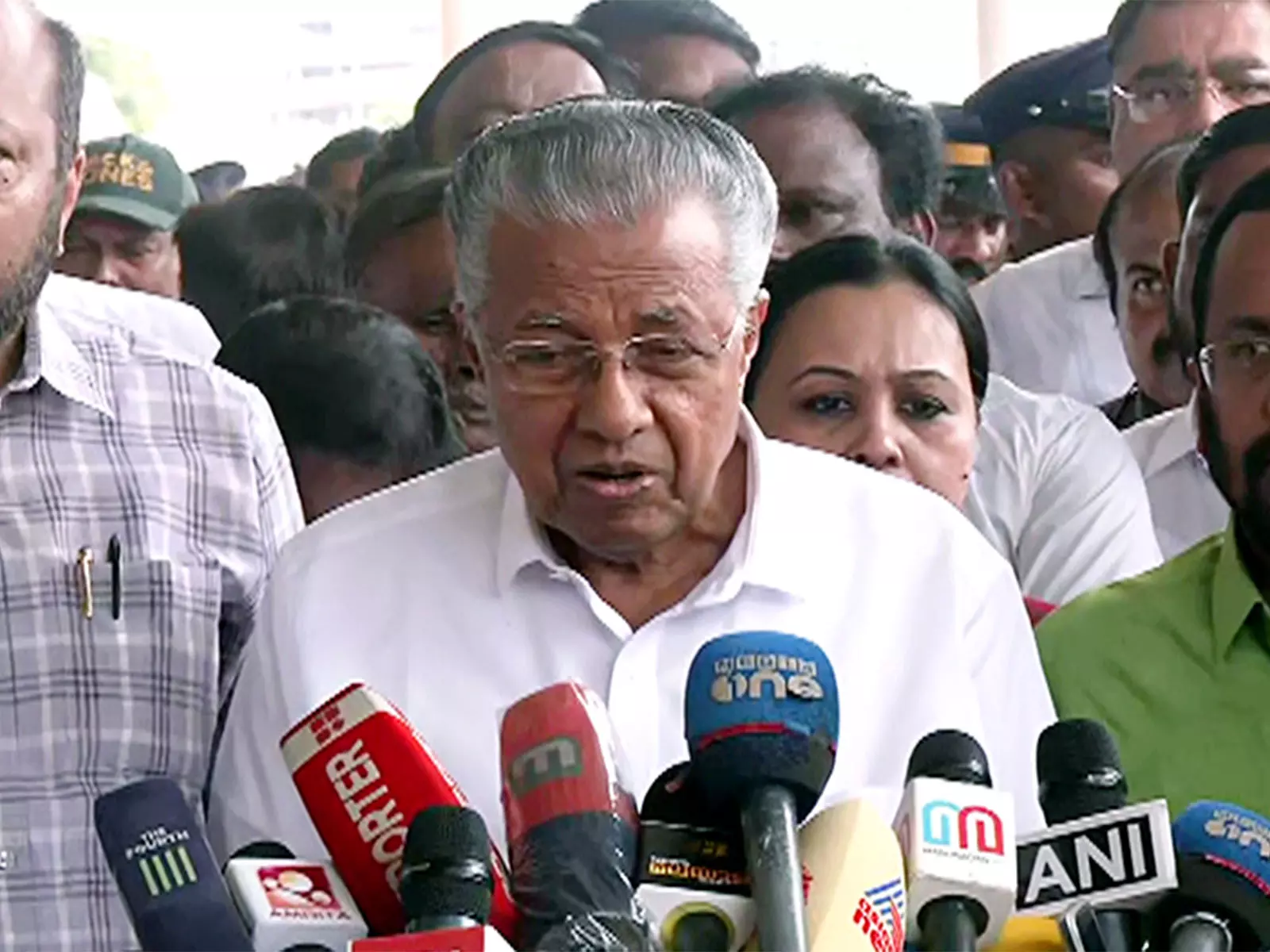 केरल CM: वित्त मंत्रालय को किसानों पर दंड नहीं लगाना चाहिए केरल CM: वित्त मंत्रालय को किसानों पर दंड नहीं लगाना चाहिए