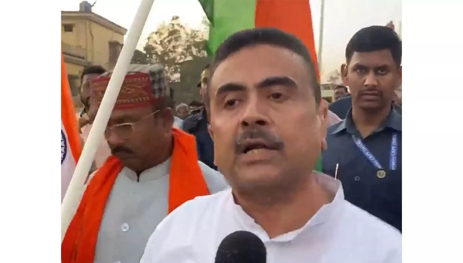 बंगाल में बदलाव की जरूरत है: BJP के सुवेंदु अधिकारी बंगाल में बदलाव की जरूरत है: BJP के सुवेंदु अधिकारी