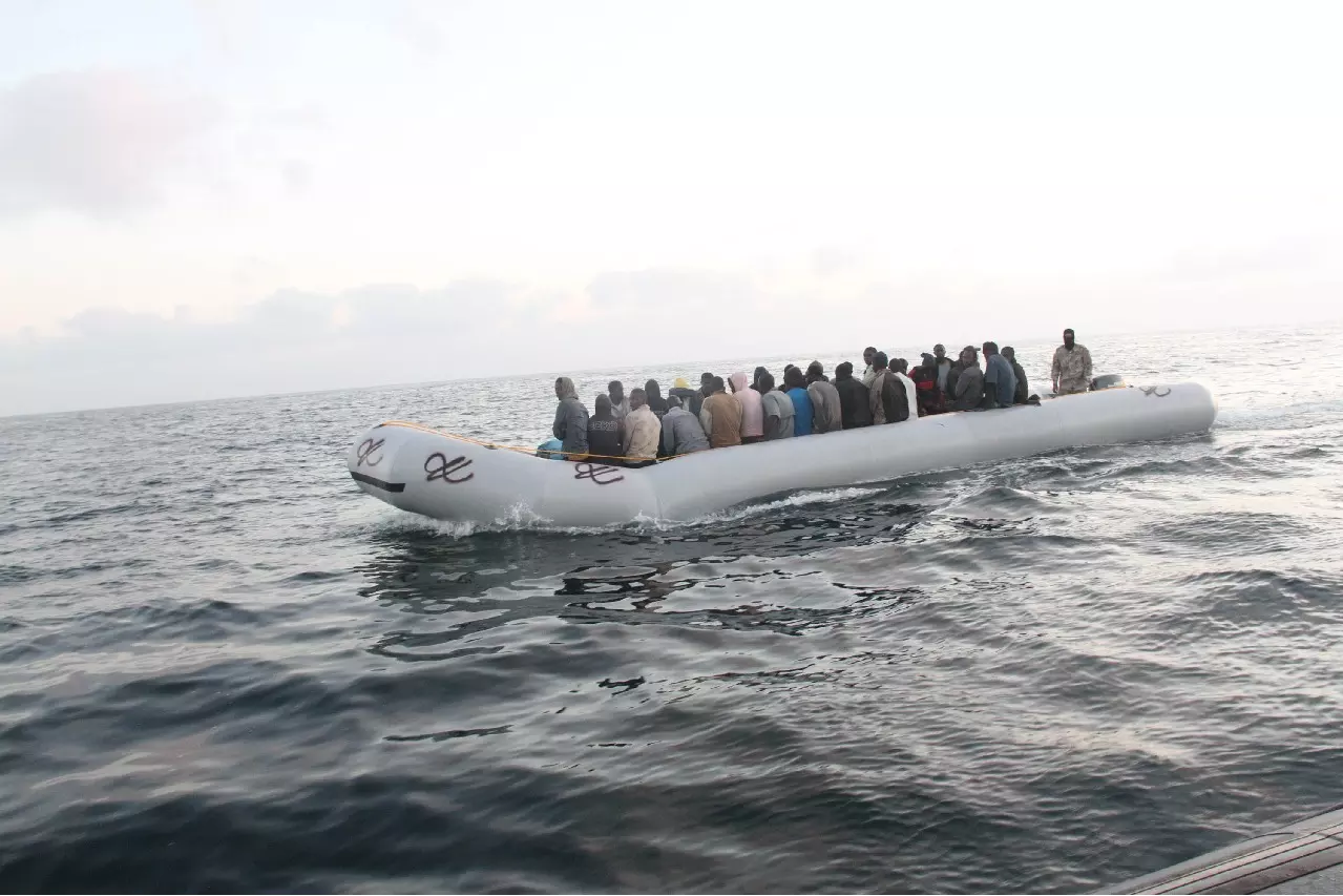 Libya के पास नाव पलटने से 53 प्रवासी मृत या लापता: IOM Libya के पास नाव पलटने से 53 प्रवासी मृत या लापता: IOM