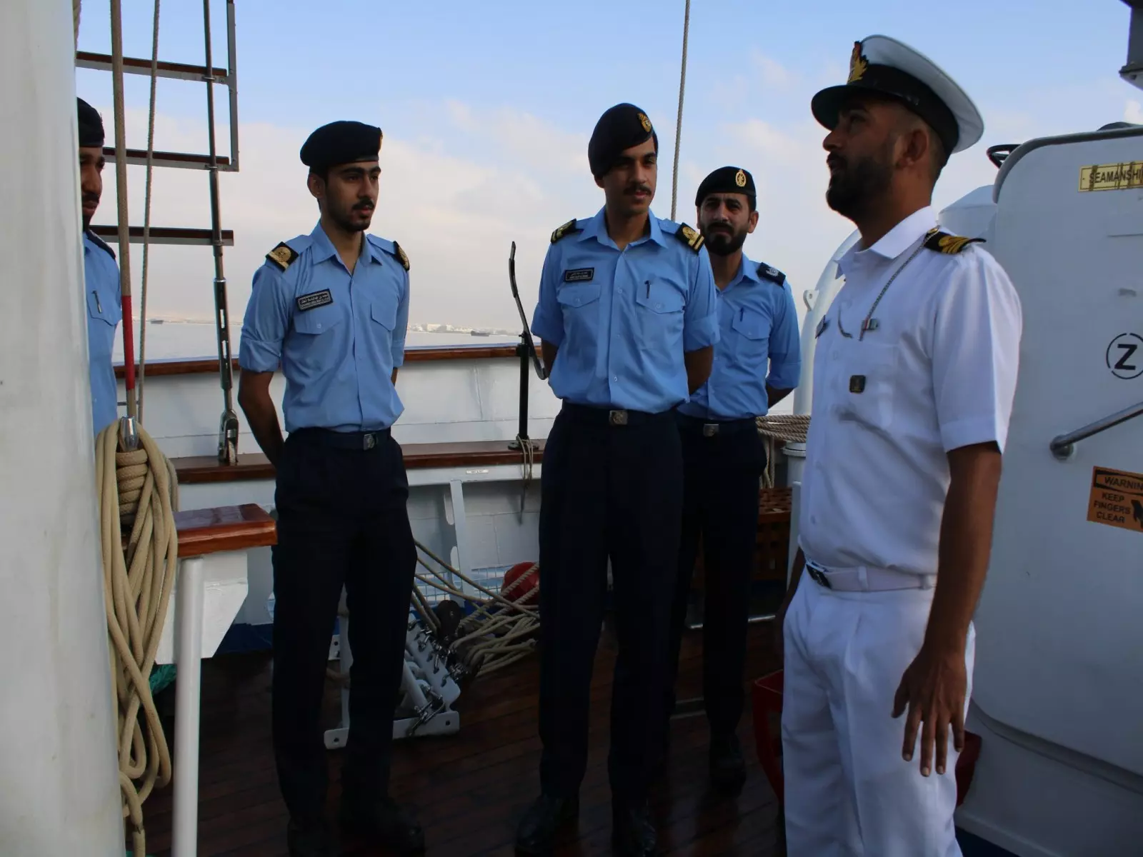 INS सुदर्शनी ने ओमान में लोकायन-26 का पहला बंदरगाह दौरा पूरा किया INS सुदर्शनी ने ओमान में लोकायन-26 का पहला बंदरगाह दौरा पूरा किया