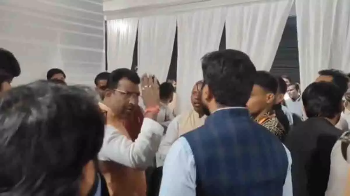 राजिम कुंभ कल्प मेला, व्यवस्थाओं को लेकर भाजपा विधायक का गुस्सा कैमरे के सामने फूटा राजिम कुंभ कल्प मेला, व्यवस्थाओं को लेकर भाजपा विधायक का गुस्सा कैमरे के सामने फूटा