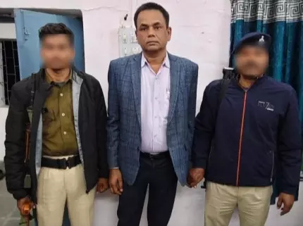 नगर प्रखंड विकास पदाधिकारी रिश्वत लेते गिरफ्तार, मचा हड़कंप नगर प्रखंड विकास पदाधिकारी रिश्वत लेते गिरफ्तार, मचा हड़कंप