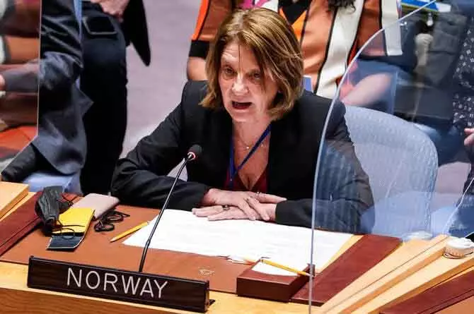 Norway में डिप्लोमैट कपल पर जेफरी एपस्टीन से जुड़े भ्रष्टाचार की जांच Norway में डिप्लोमैट कपल पर जेफरी एपस्टीन से जुड़े भ्रष्टाचार की जांच