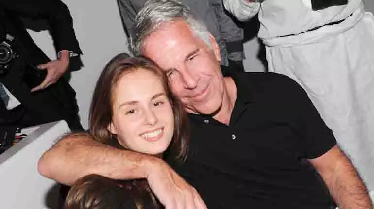 Epstein की वसीयत: गर्लफ्रेंड के लिए 907 करोड़ रुपये और हीरे की अंगूठी Epstein की वसीयत: गर्लफ्रेंड के लिए 907 करोड़ रुपये और हीरे की अंगूठी