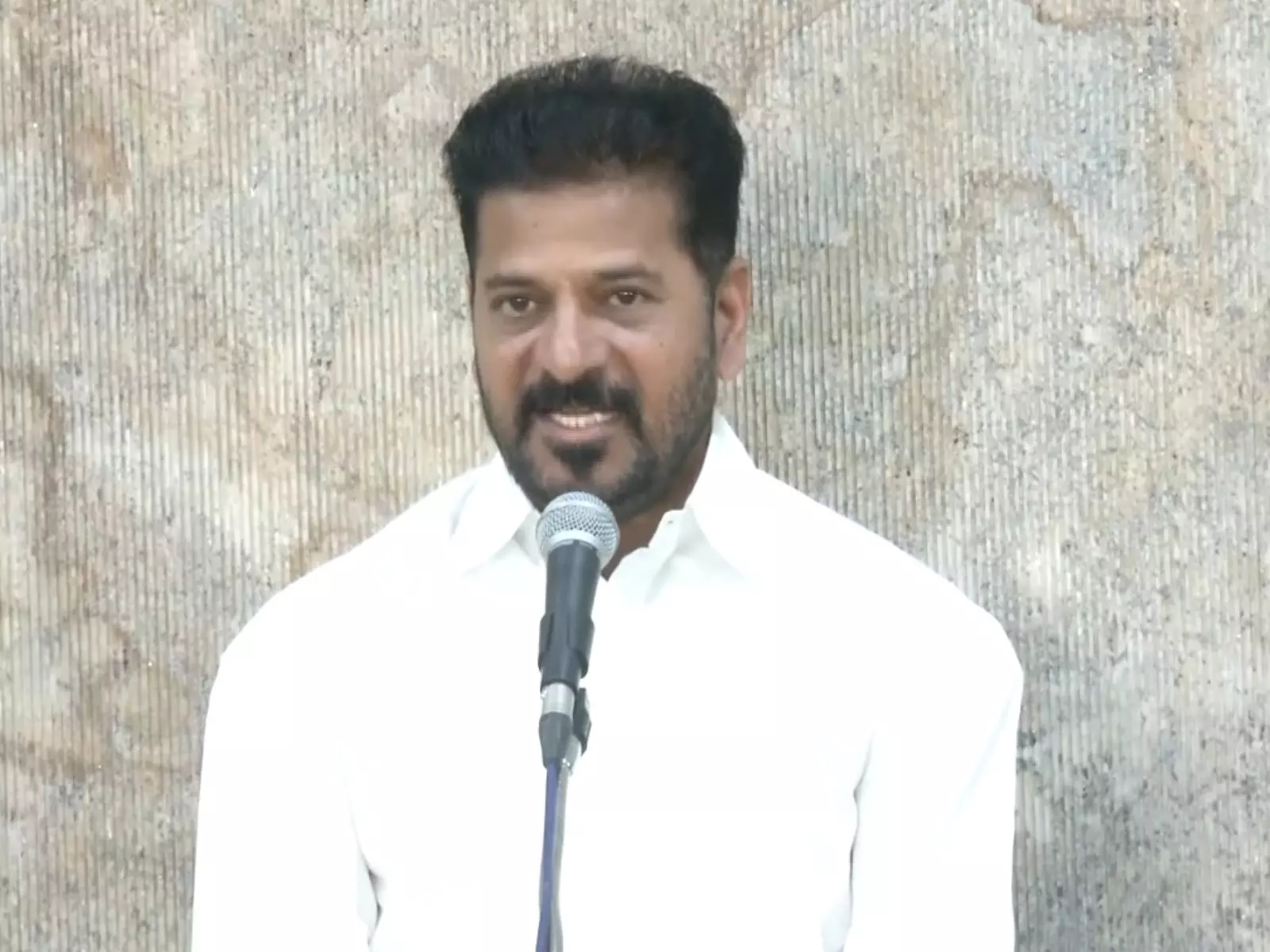 दक्षिणी राज्यों के साथ भेदभाव, Revanth Reddy का केंद्र पर आरोप दक्षिणी राज्यों के साथ भेदभाव, Revanth Reddy का केंद्र पर आरोप