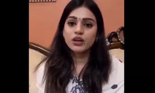 बैंक ग्राहक के साथ नहीं हुई थी बहस, अधिकारी आस्था सिंह ने वायरल वीडियो की सच्चाई सामने रखी बैंक ग्राहक के साथ नहीं हुई थी बहस, अधिकारी आस्था सिंह ने वायरल वीडियो की सच्चाई सामने रखी