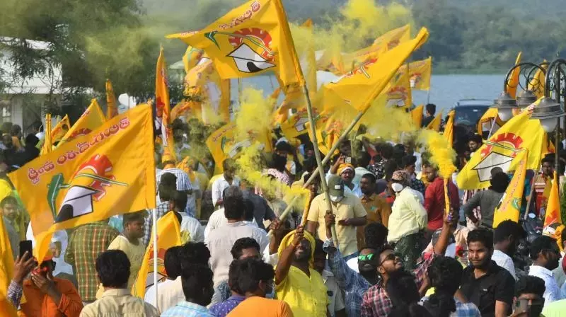 Andhra: पी. गन्नवरम में तेलुगु देशम की अंदरूनी लड़ाई जारी है Andhra: पी. गन्नवरम में तेलुगु देशम की अंदरूनी लड़ाई जारी है
