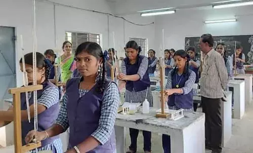 Plus 2 प्रैक्टिकल परीक्षा शुरू Plus 2 प्रैक्टिकल परीक्षा शुरू