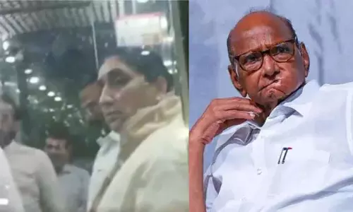 महाराष्ट्र की डिप्टी CM अपने बेटों पार्थ और जय के साथ पुणे के अस्पताल में शरद पवार से मिलने पहुंची