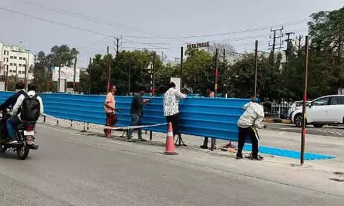 Bhopal : 31 महिलाओं से लोन की किश्तें वसूलने के बाद कलेक्शन एजेंट भाग गया Bhopal : 31 महिलाओं से लोन की किश्तें वसूलने के बाद कलेक्शन एजेंट भाग गया